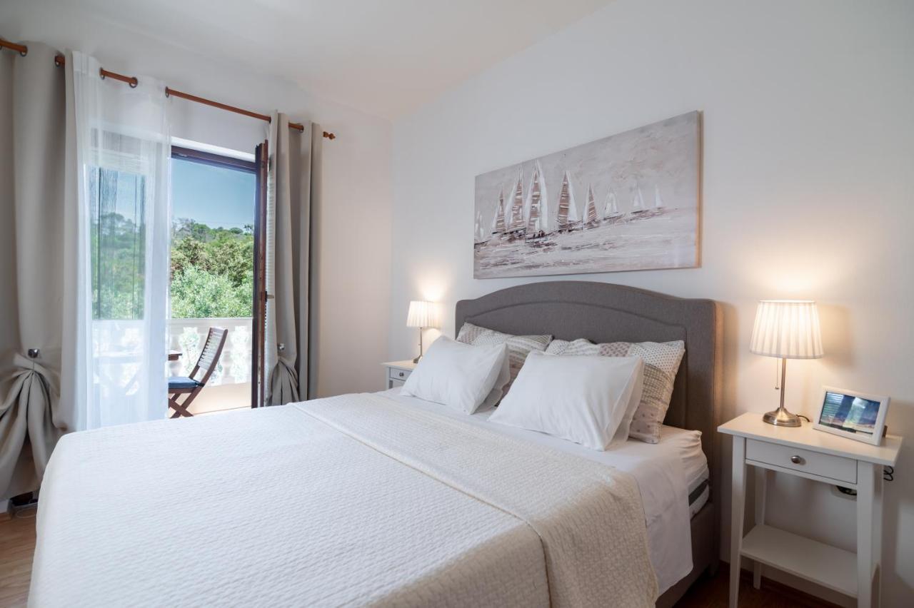 Apartments Rozelyn Уґлян Екстер'єр фото