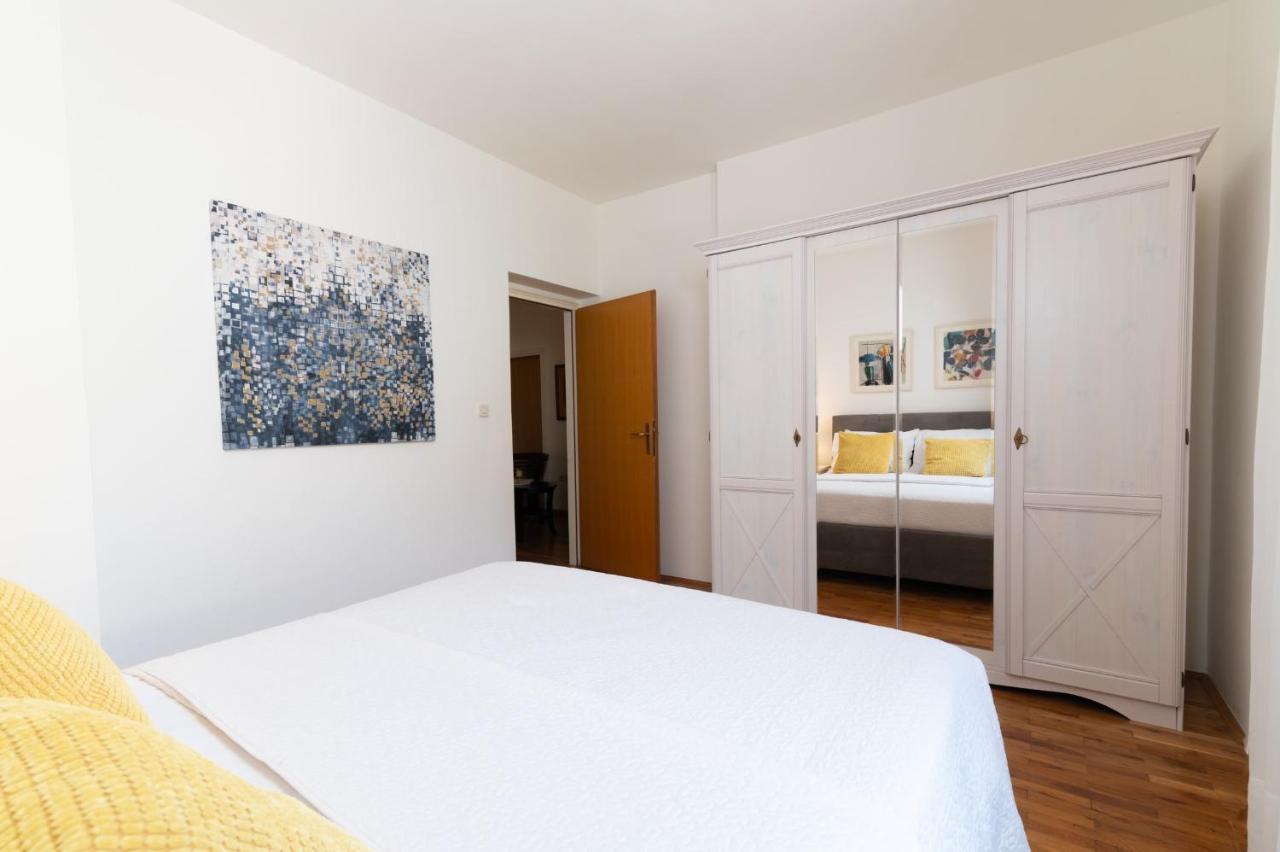 Apartments Rozelyn Уґлян Екстер'єр фото