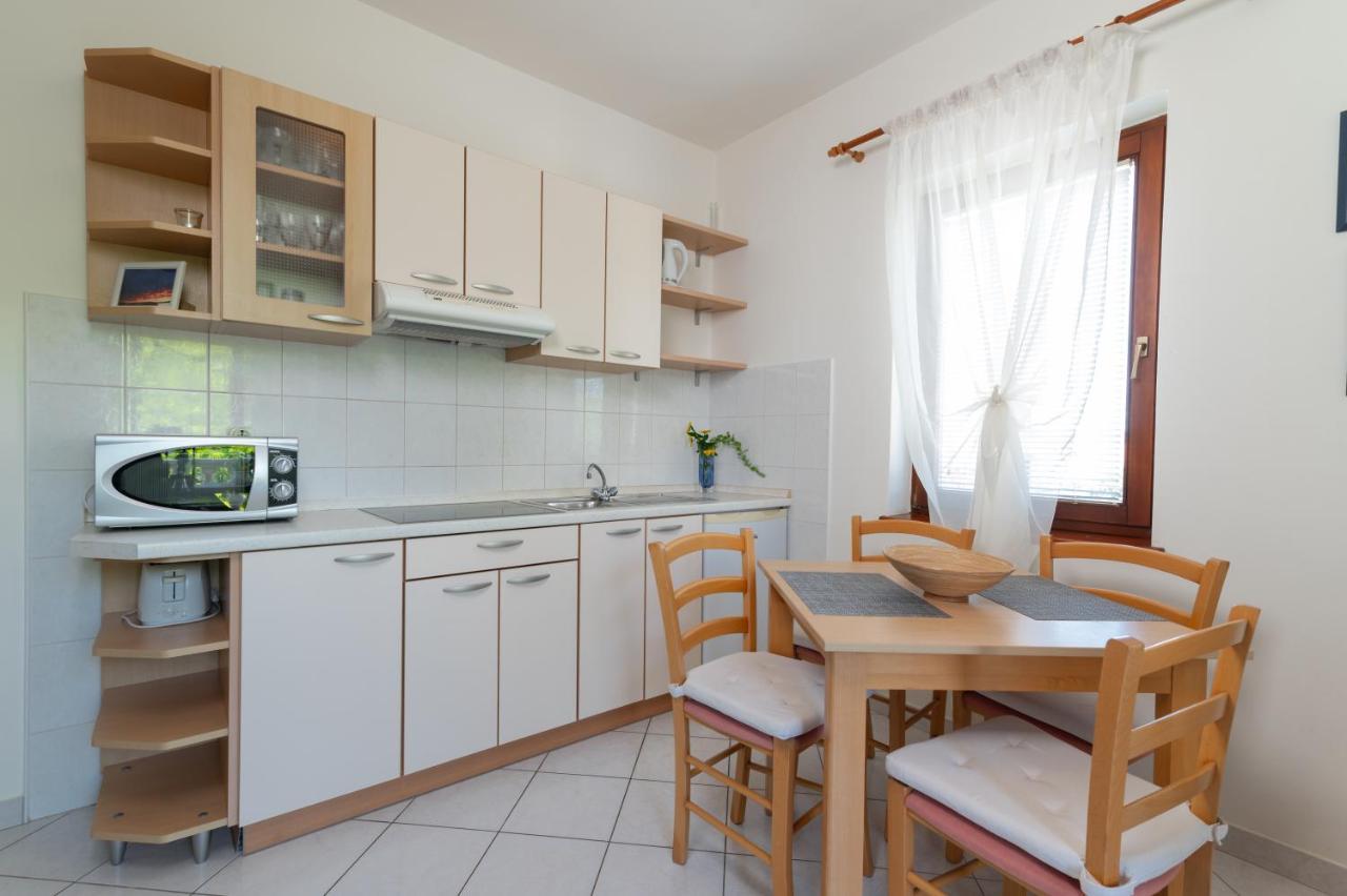 Apartments Rozelyn Уґлян Екстер'єр фото