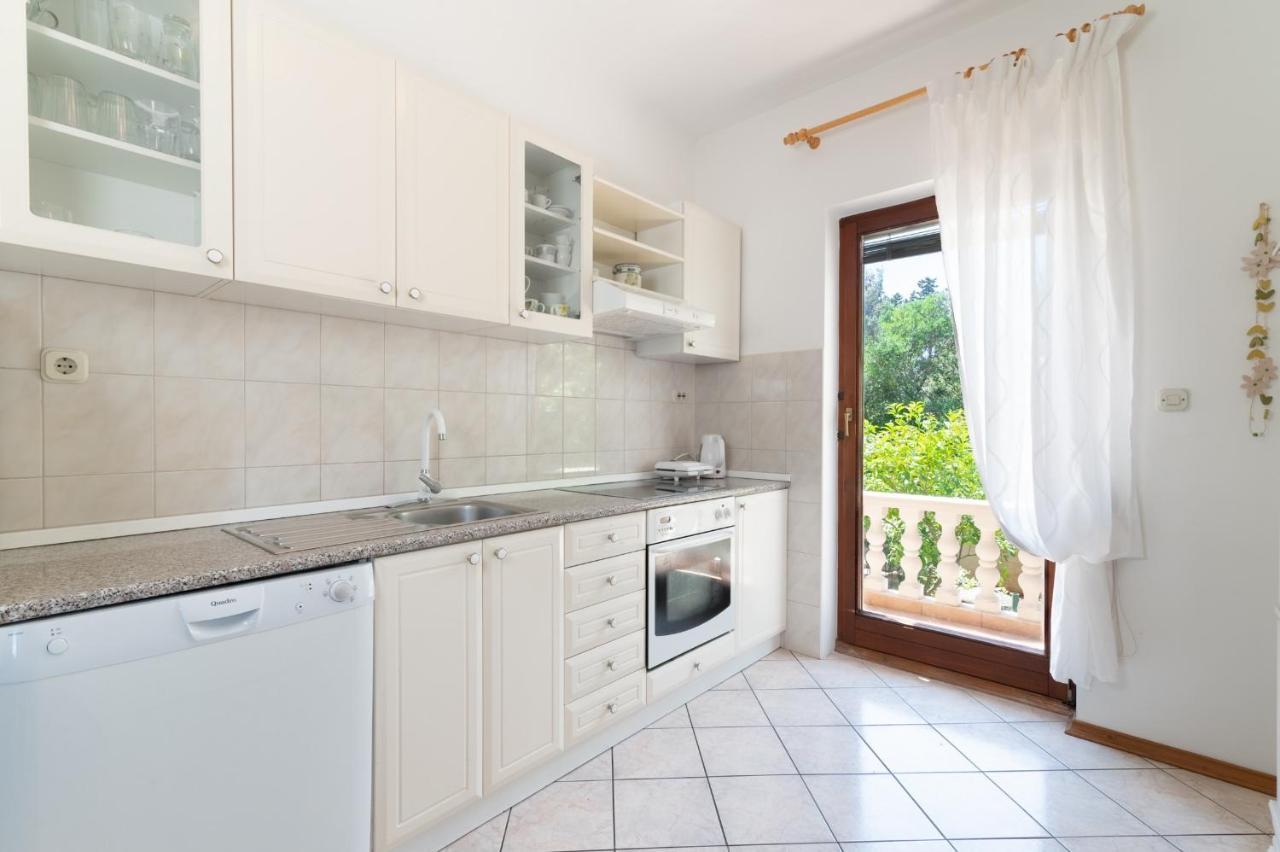 Apartments Rozelyn Уґлян Екстер'єр фото