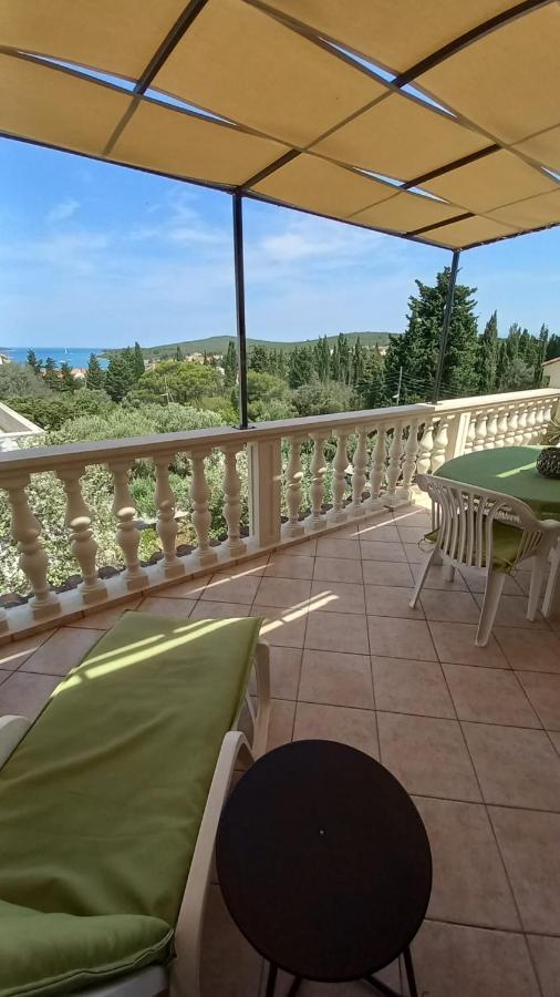 Apartments Rozelyn Уґлян Екстер'єр фото