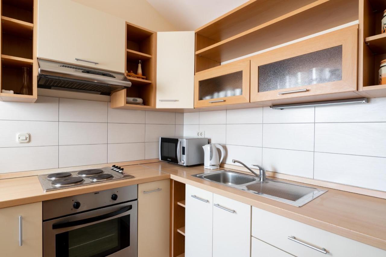 Apartments Rozelyn Уґлян Екстер'єр фото