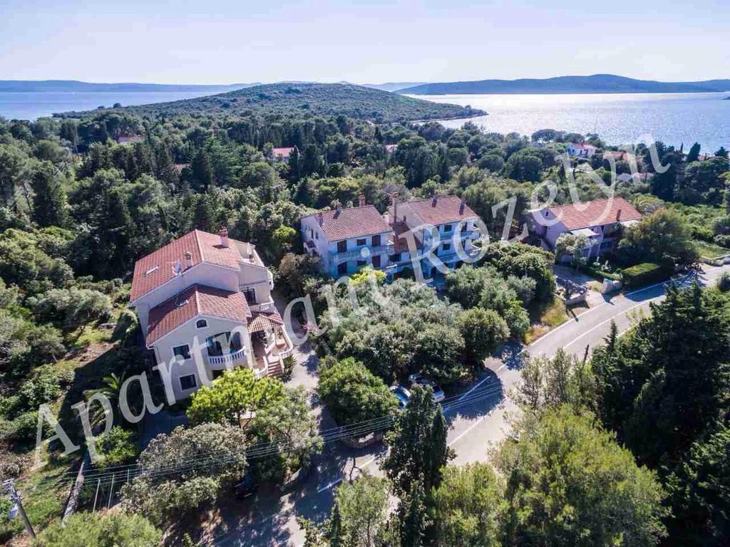 Apartments Rozelyn Уґлян Екстер'єр фото