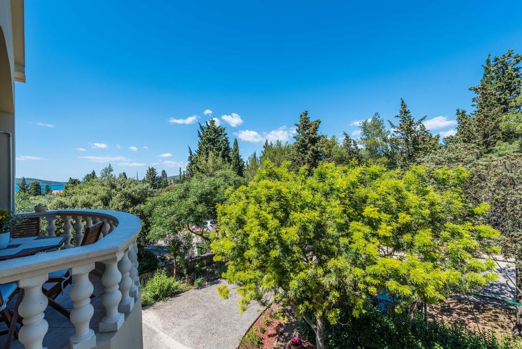 Apartments Rozelyn Уґлян Екстер'єр фото