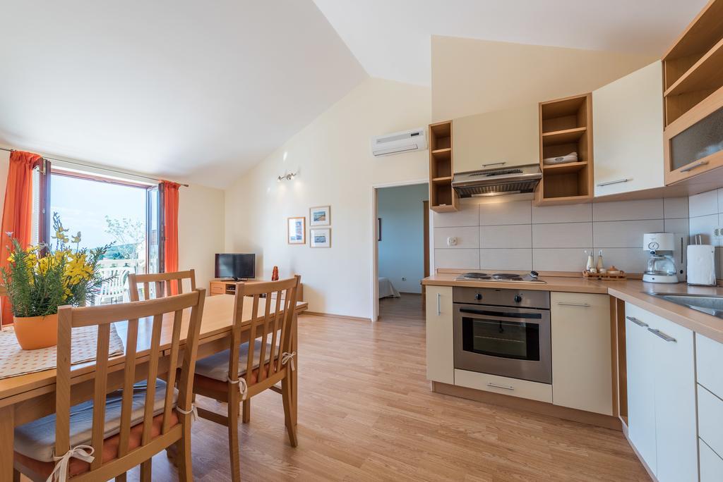 Apartments Rozelyn Уґлян Екстер'єр фото